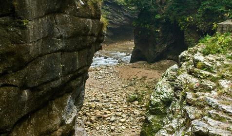Гуамское ущелье, река Курджипс