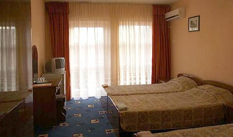 Трехместный номер гостевого дома Фламинго, Темрюкский район, ст. Голубицкая