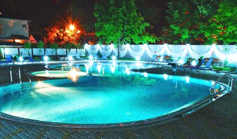 Бассейн вечером, отель Де ла Мапа, г. Анапа