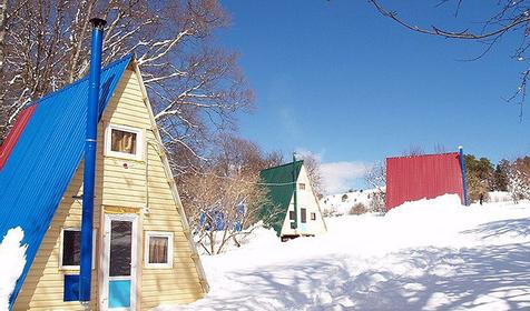 Турбаза Нежная поляна. СТК Нежный, Апшеронский район, район плато Лаго-Наки, хребет Азиш-тау
