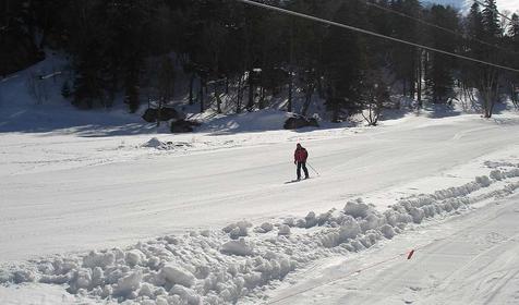 Лыжник на горнолыжной трассе, Апшеронский район, плато Лаго-Наки