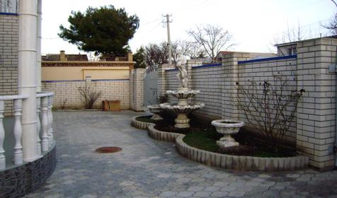 Во дворе отеля Посейдон, г. Анапа