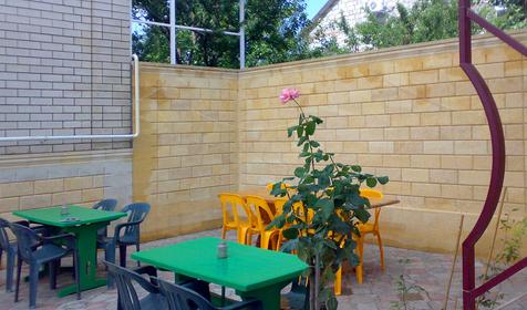 Во дворе гостевого дома Тихий Берег, г. Анапа, п. Витязево