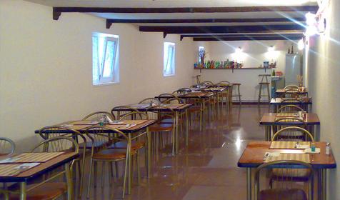 Зал столовой гостевого дома Тихий Берег, г. Анапа, п. Витязево