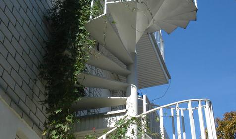 Лестница гостевого дома Нодари, г. Анапа