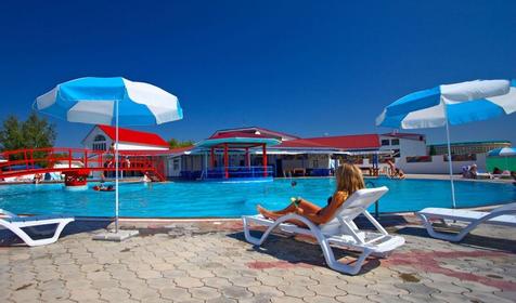 Бассейн на территории пансионата Бригантина, г. Анапа