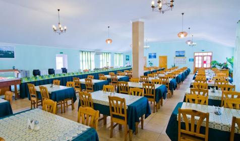 Столовая (зеленый зал) пансионата Бригантина, г. Анапа