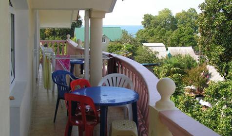 Балкон номера частной гостиницы Виталий, г. Сочи, п. Лазаревское