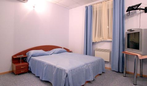 Номер полулюкс, гостевой дом Южный, г. Новороссийск, с. Южная Озереевка