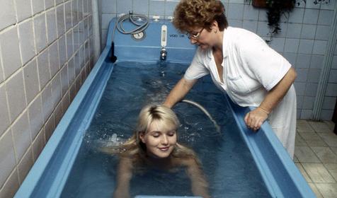 Подводный душ-массаж, лечение в пансионате Урал, г. Анапа