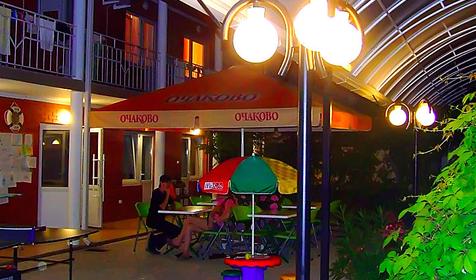 Ночной двор гостиницы Чайка, Туапсинский район, c. Дедеркой