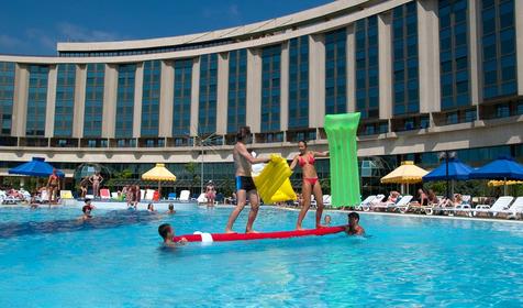 Бассейн, главный корпус Молния Ямал (главный корпус "Молния"), курортный комплекс Молния Ямал (главный корпус "Молния"), Туапсинский район, п. Небуг