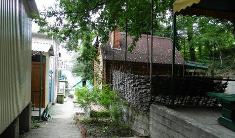 Туристическая база отдыха Ле-Шале, г. Геленджик, х. Джанхот