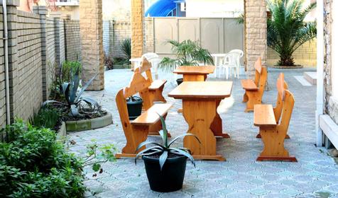 Пригостевой двор гостиницы Экзотик, г. Сочи, Адлер