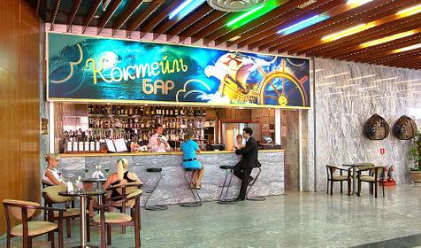 Коктейль-бар в холле гостиничного комплекса Каравелла, г. Туапсе