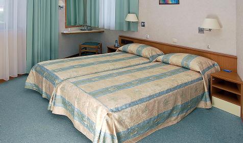 Номер категории Люкс гостиничного комплекса Каравелла, г. Туапсе