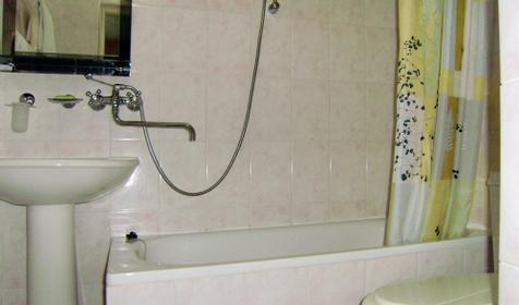 Санузел в номере гостевого дома Венера, г. Анапа