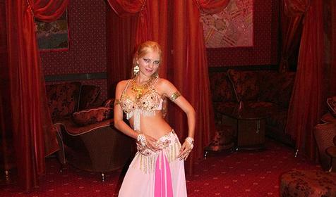 Танцы в кальян-баре развлекательного центра Морская звезда, г. Сочи, п. Лазаревское