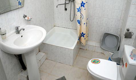 Санузел в одном из номеров отеля VIVA Виктория, г. Сочи, Адлер