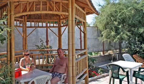 Двор, гостиница Морская звезда, г. Геленджик, с. Архипо-Осиповка