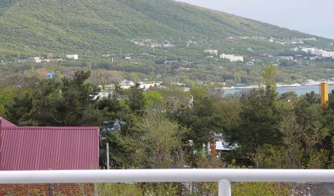 Вид из окна номера гостевого дома Радуга, г. Геленджик, с. Кабардинка