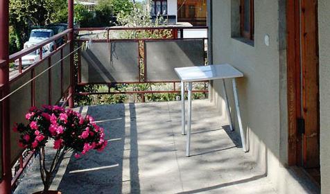 Общий балкон второго этажа, частный дом Альмира, г. Сочи, Лазаревский район, п. Лоо