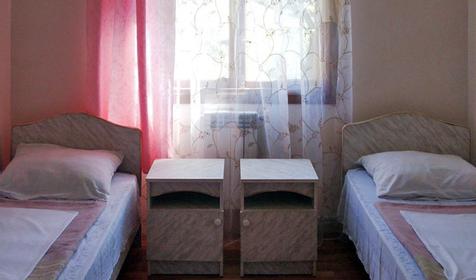 Комната с удобствами на этаже, частный дом Альмира, г. Сочи, Лазаревский район, п. Лоо