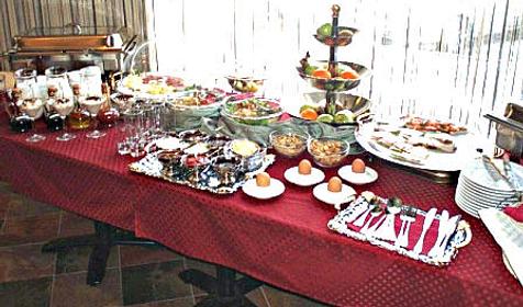 Завтрак по системе шведский стол для родителей