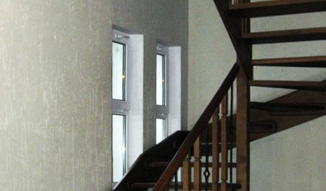 Деревянная лестница на 3 этаж мини-гостиницы Чайка, г. Сочи