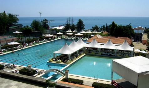 Бассейны и пляж ГК Жемчужина в 150 м от мини-гостиницы Чайка, г. Сочи