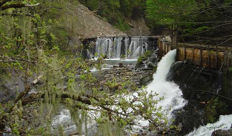 Плотина на реке Молчепа, Республика Адыгея, Майкопский район, п. Гузерипль