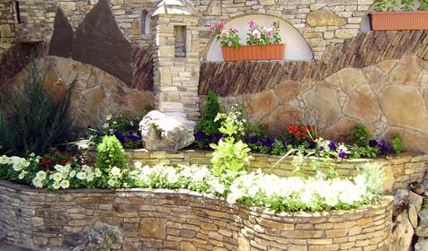 Двор гостевого дома Alfa (Альфа), г. Анапа