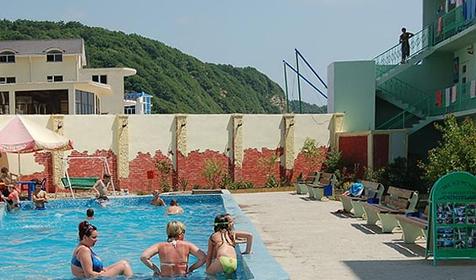 Бассейн гостиничного комплекса Торнадо-Мицар, Туапсинский район, п. Новомихайловский