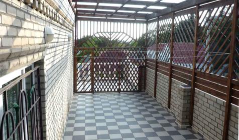 Двор частной гостиницы У Фонтана, г. Геленджик