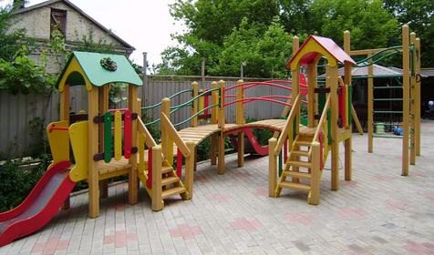 Детская площадка, гостиница Альфа, г. Анапа