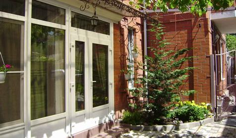 Двор гостевого дома У Елизаветы, г. Геленджик