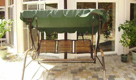 Место для отдыха во дворе гостевого дома У Елизаветы, г. Геленджик