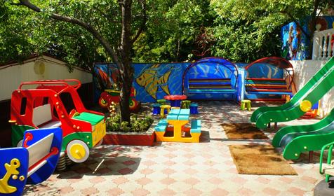 Детская площадка. Частная гостиница ВарЛиана, г. Сочи, п. Лазаревское