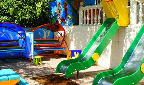 Детская площадка. Частная гостиница ВарЛиана, г. Сочи, п. Лазаревское