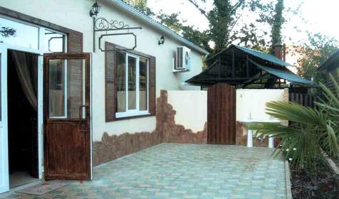 Двор, отель Арлюма, г. Сочи, Лазаревский район, с. Якорная Щель