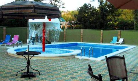 Двор, отель Арлюма, г. Сочи, Лазаревский район, с. Якорная Щель