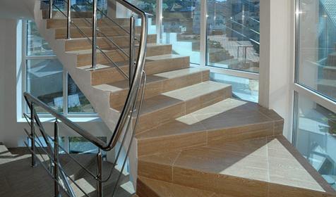 Лестница отеля 777, г. Сочи, Адлер