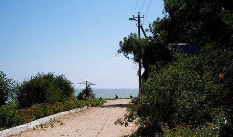 Дорога на пляж. База отдыха Ветерок, Ейский район, ст. Должанская, Коса Долгая