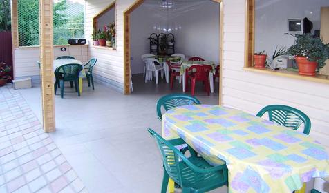 Кухня и столовая для отдыхающих. Гостевой дом Анна, г. Анапа, кп. Витязево