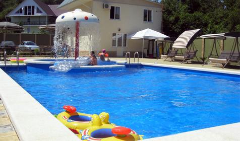 Двор, отель Арлюма, г. Сочи, Лазаревский район, с. Якорная Щель