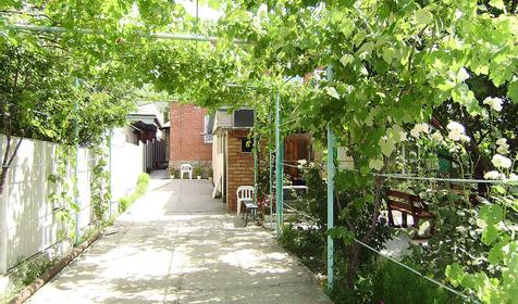 Двор гостевого дома У Зори, г. Геленджик