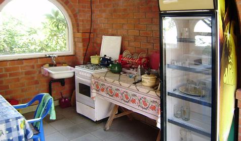 Кухня, частная гостиница Валера и Люба, г. Сочи, Лазаревский район, п. Лазаревское