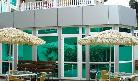 Вход в отель Гавана, г. Сочи, Адлер