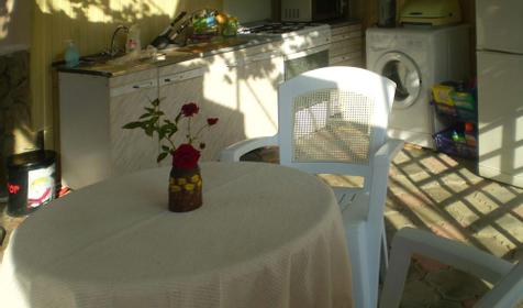 Оборудованная кухня гостевого дома Артик-Джульетта, г. Геленджик, с. Кабардинка