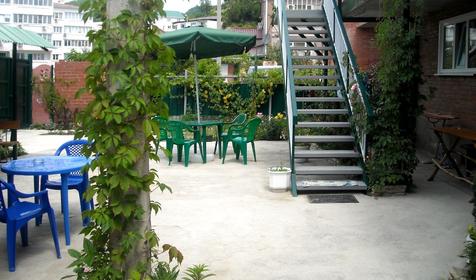 Двор гостевого дома Эдем, Туапсинский район, с. Ольгинка